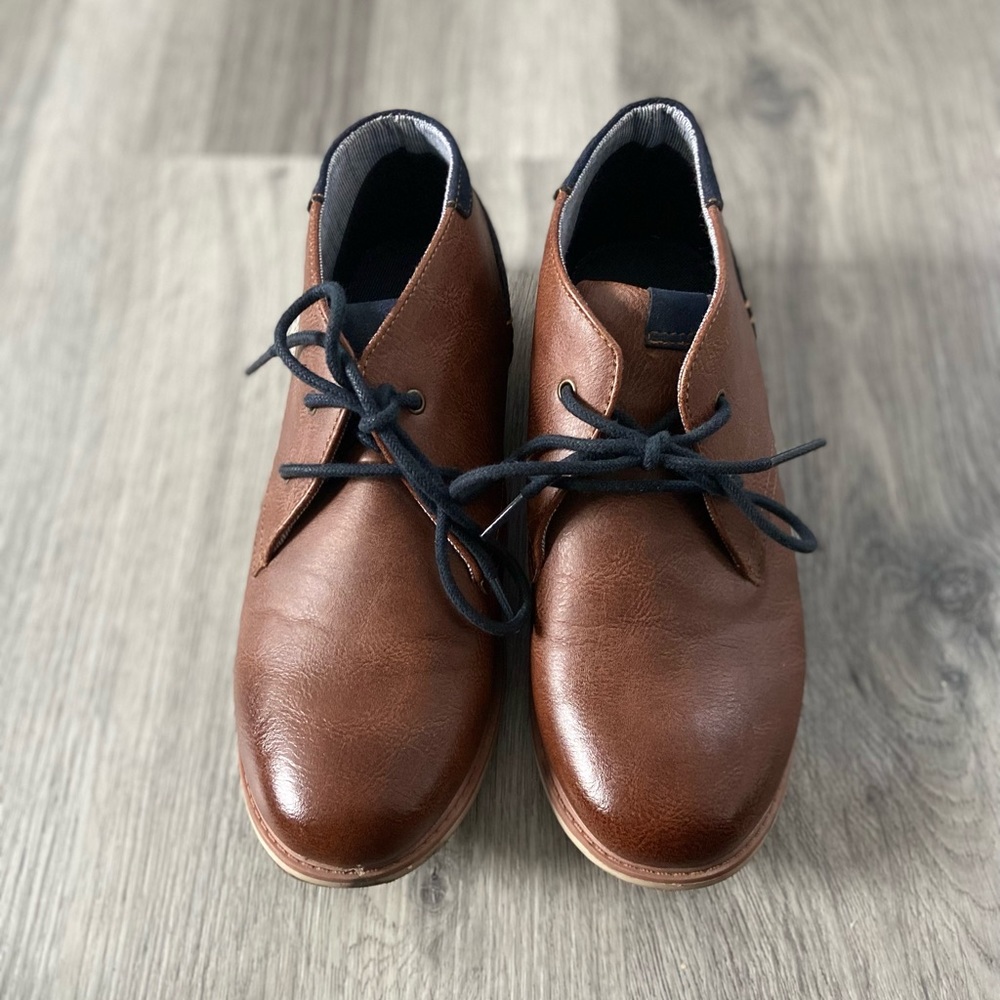 DAMIAN BENNETT CHUKKA BOOT - KIDS' size 6 Brown and navy